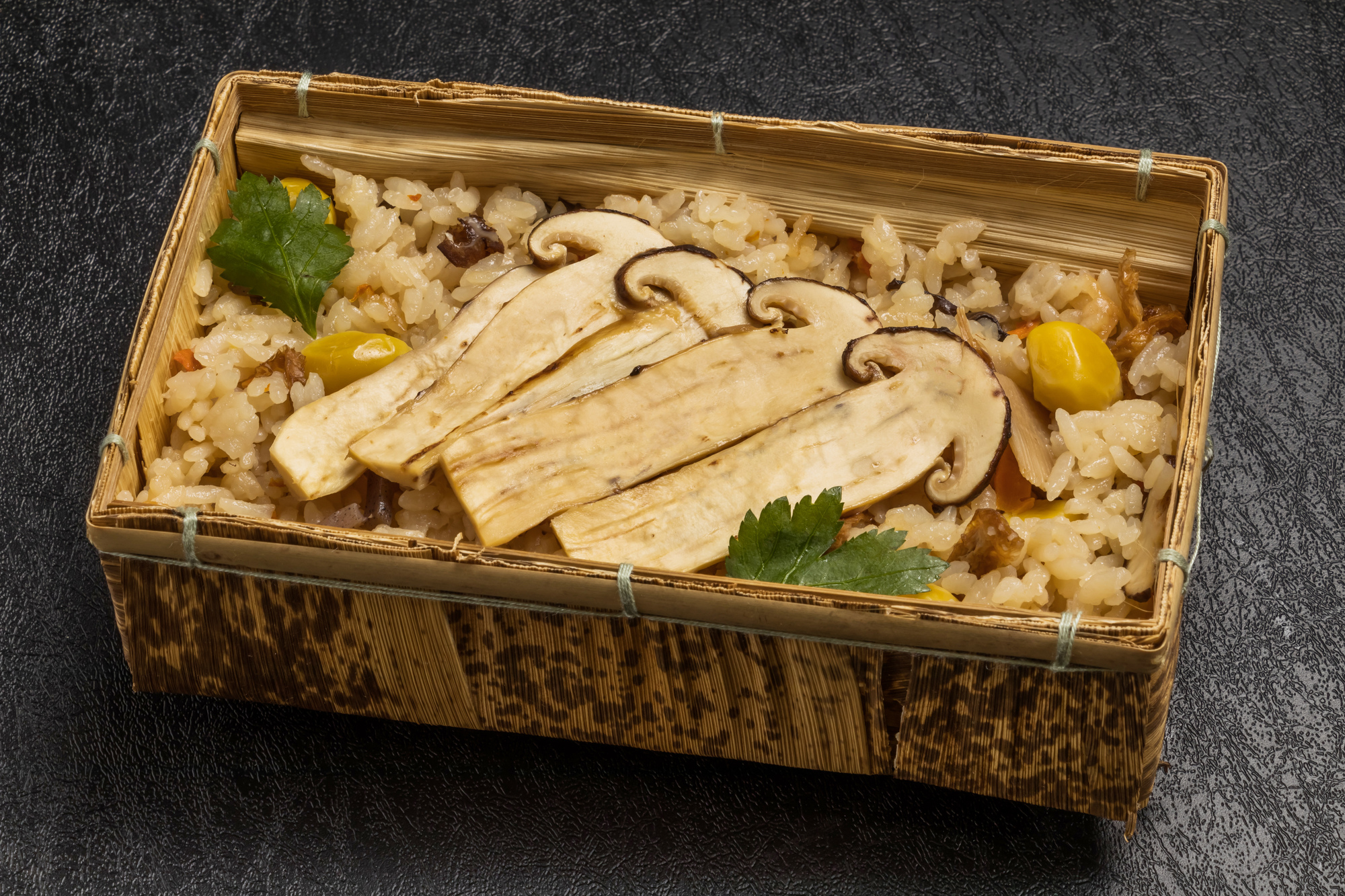 【SK124-shigerumarina】 ★★採取予約販売 14日以内発送【和歌山県】国産高級天然マツタケ 100g〜150g つぼみ冷蔵 朝採り産直 - 画像 (3)